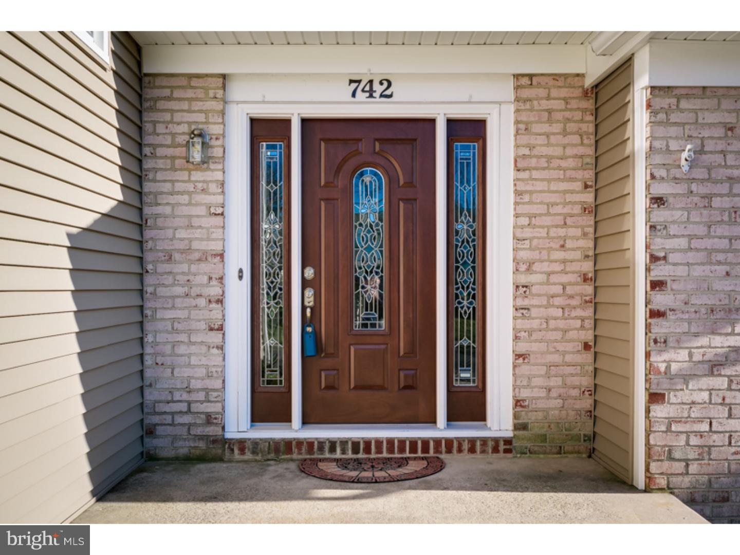 742 Amsterdam Road Mount Laurel, NJ 08054 - Photo 2 of 25 Exterior Front