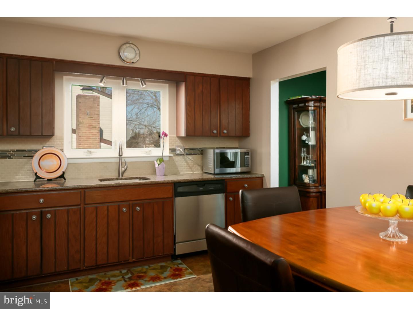 742 Amsterdam Road Mount Laurel, NJ 08054 - Photo 11 of 25 Kitchen