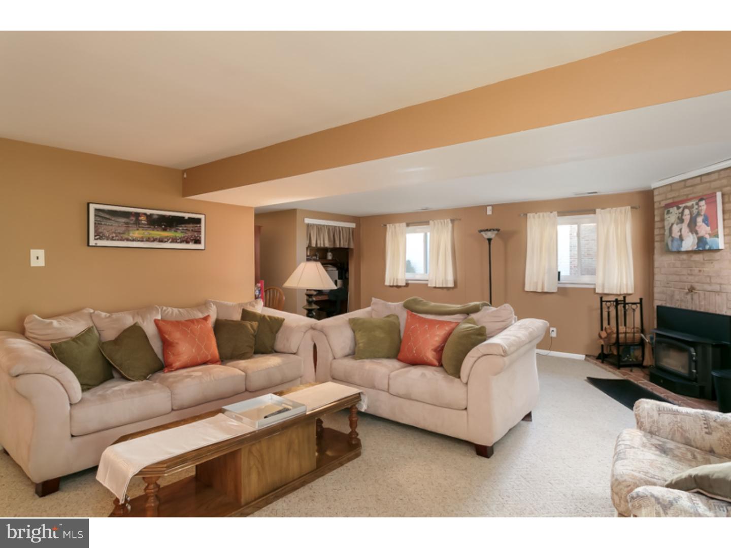 742 Amsterdam Road Mount Laurel, NJ 08054 - Photo 19 of 25 Family Room