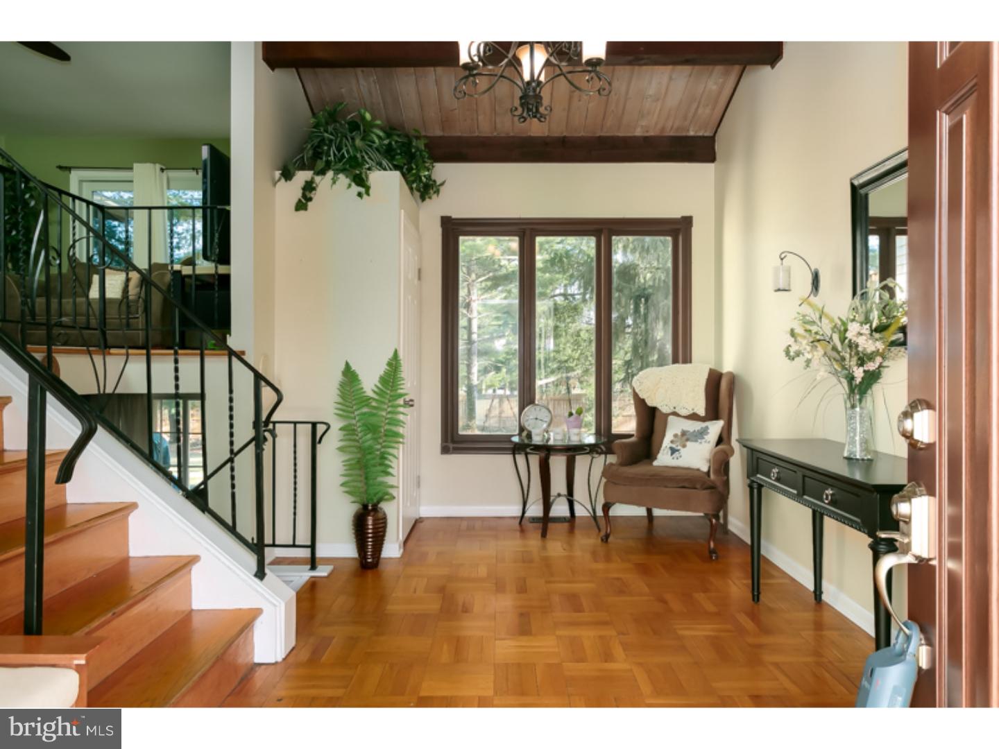 742 Amsterdam Road Mount Laurel, NJ 08054 - Photo 3 of 25 Foyer