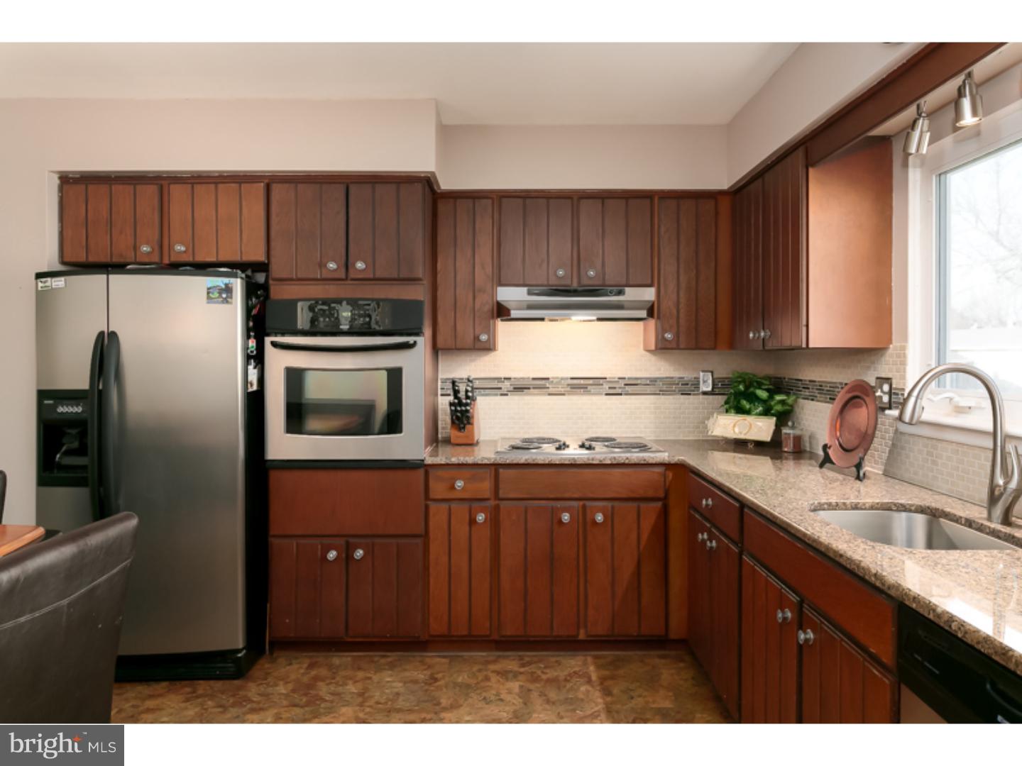 742 Amsterdam Road Mount Laurel, NJ 08054 - Photo 8 of 25 Kitchen