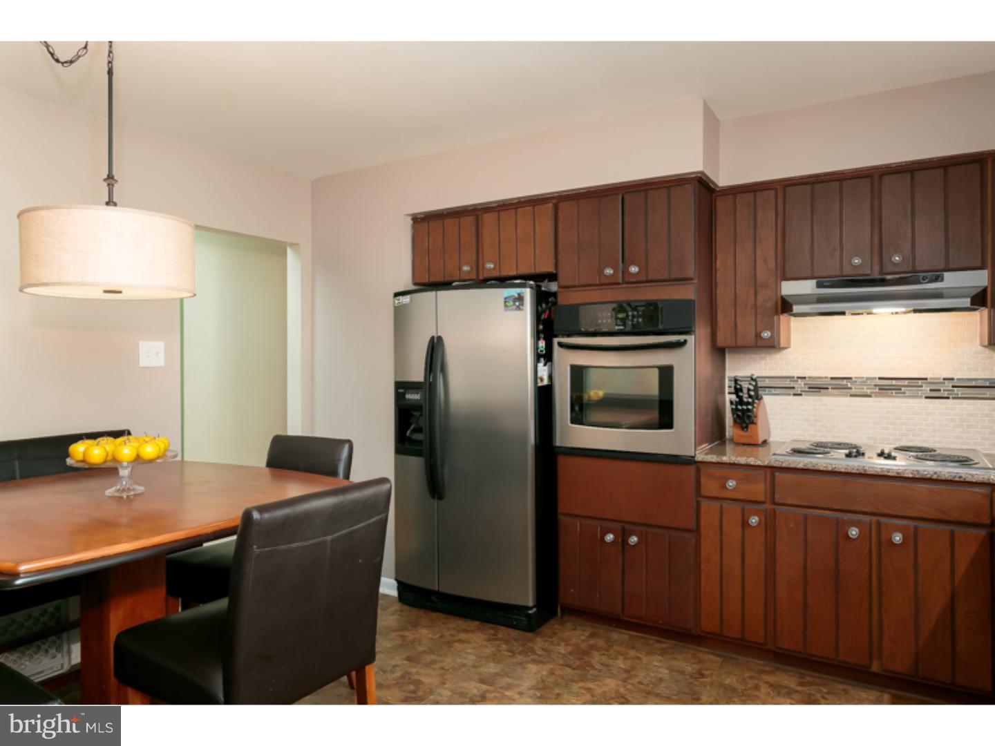 742 Amsterdam Road Mount Laurel, NJ 08054 - Photo 10 of 25 Kitchen