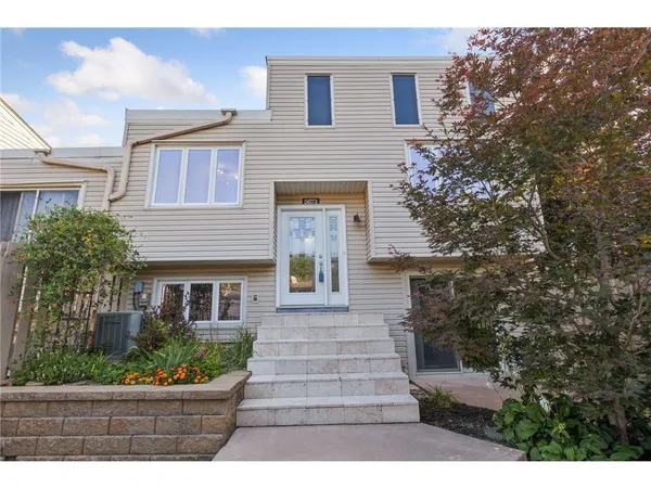 $259,900 | 5673 West Bavarian Pass, Fridley, MN 55432