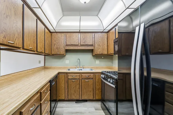 $249,900 | 5673 West Bavarian Pass, Fridley, MN 55432