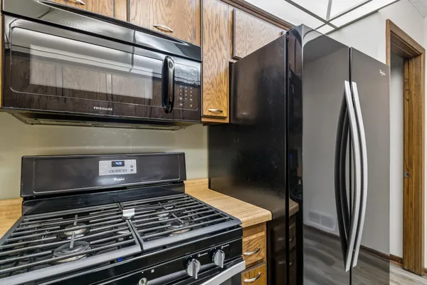 $249,900 | 5673 West Bavarian Pass, Fridley, MN 55432