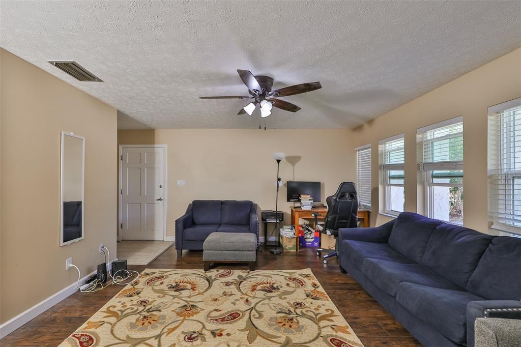 103 North Kingsway Road Seffner, FL 33584 - Photo 9 of 27 Gallery Image 9
