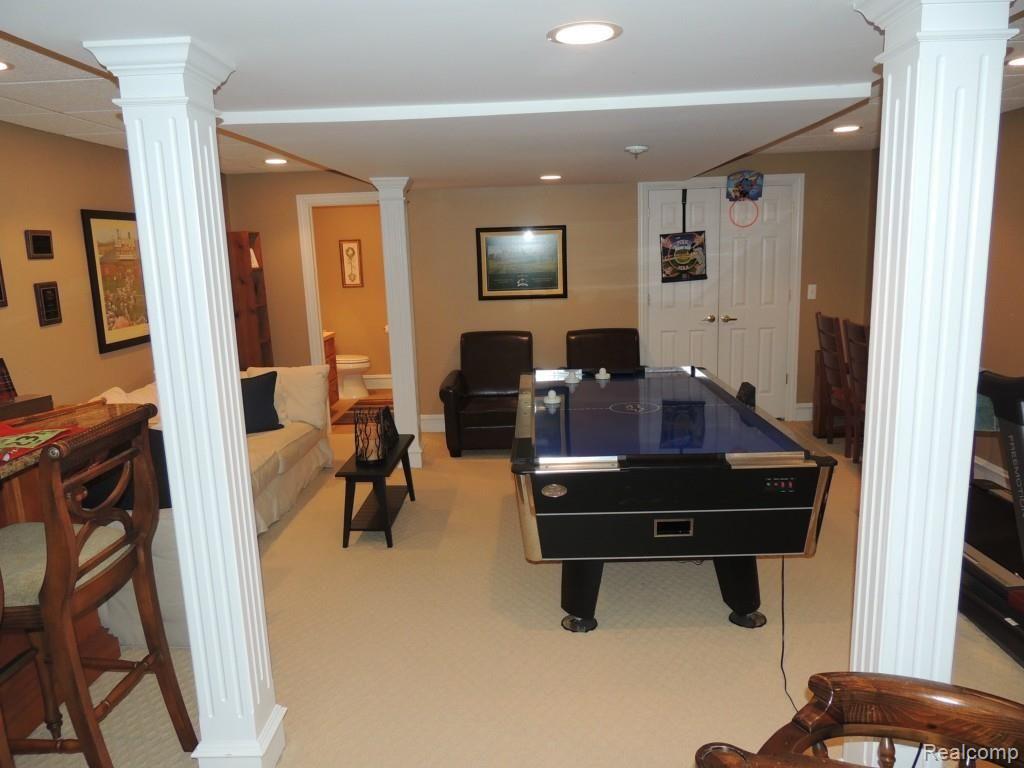 648 Appoline Court Rochester, MI 48307 - Photo 35 of 45 DSCN1564.jpg