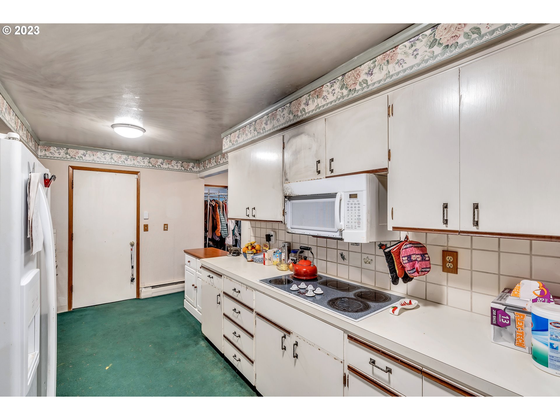 614 Meadow View Road Forest Grove, OR 97116 - Photo 9 of 32 Gallery Image 9