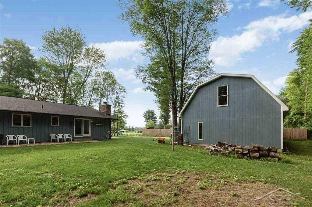 2721 North Swede Road Midland, MI 48642 - Photo 24 of 27 50046738-23.JPG