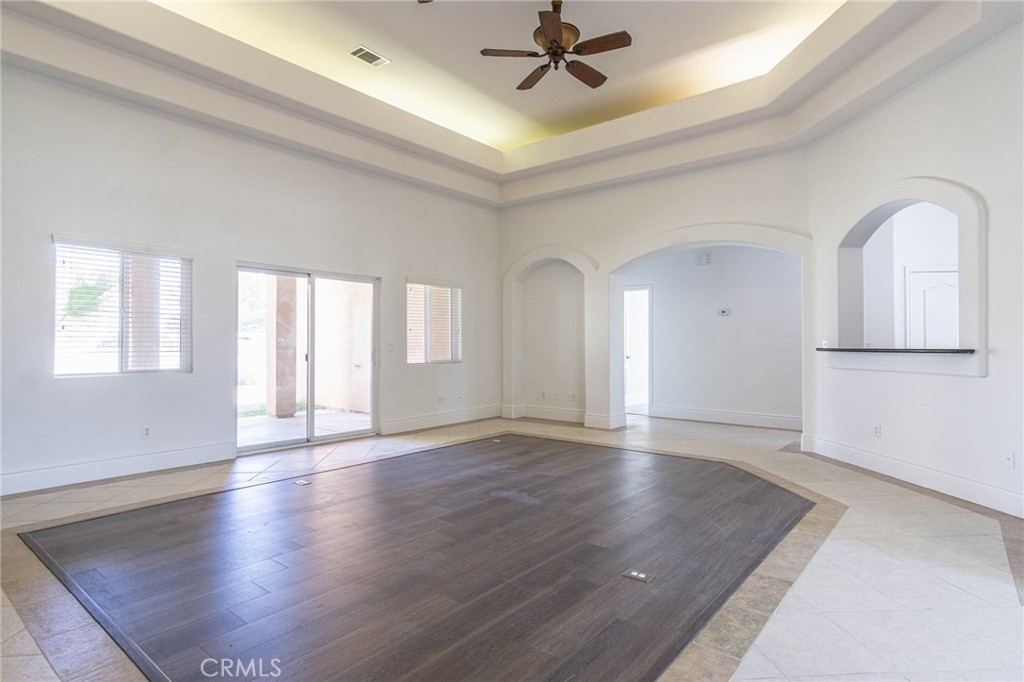 16233 Ridge View Drive Apple Valley, CA 92307 - Photo 15 of 75