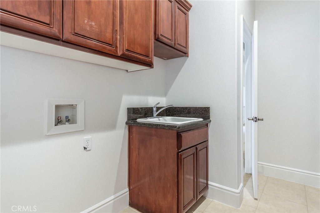 16233 Ridge View Drive Apple Valley, CA 92307 - Photo 21 of 75