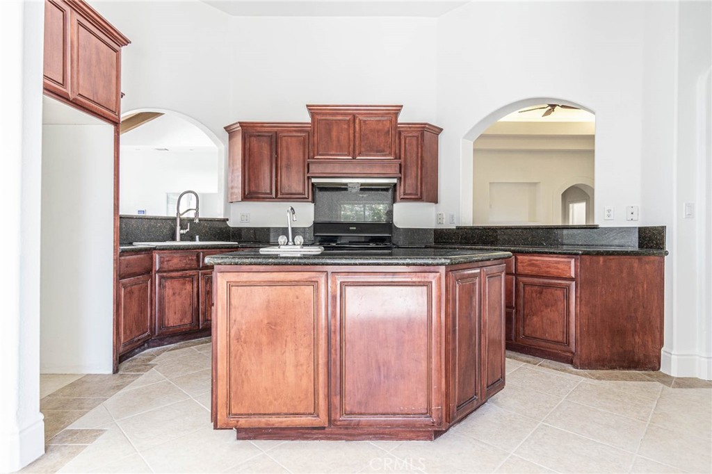 16233 Ridge View Drive Apple Valley, CA 92307 - Photo 7 of 75