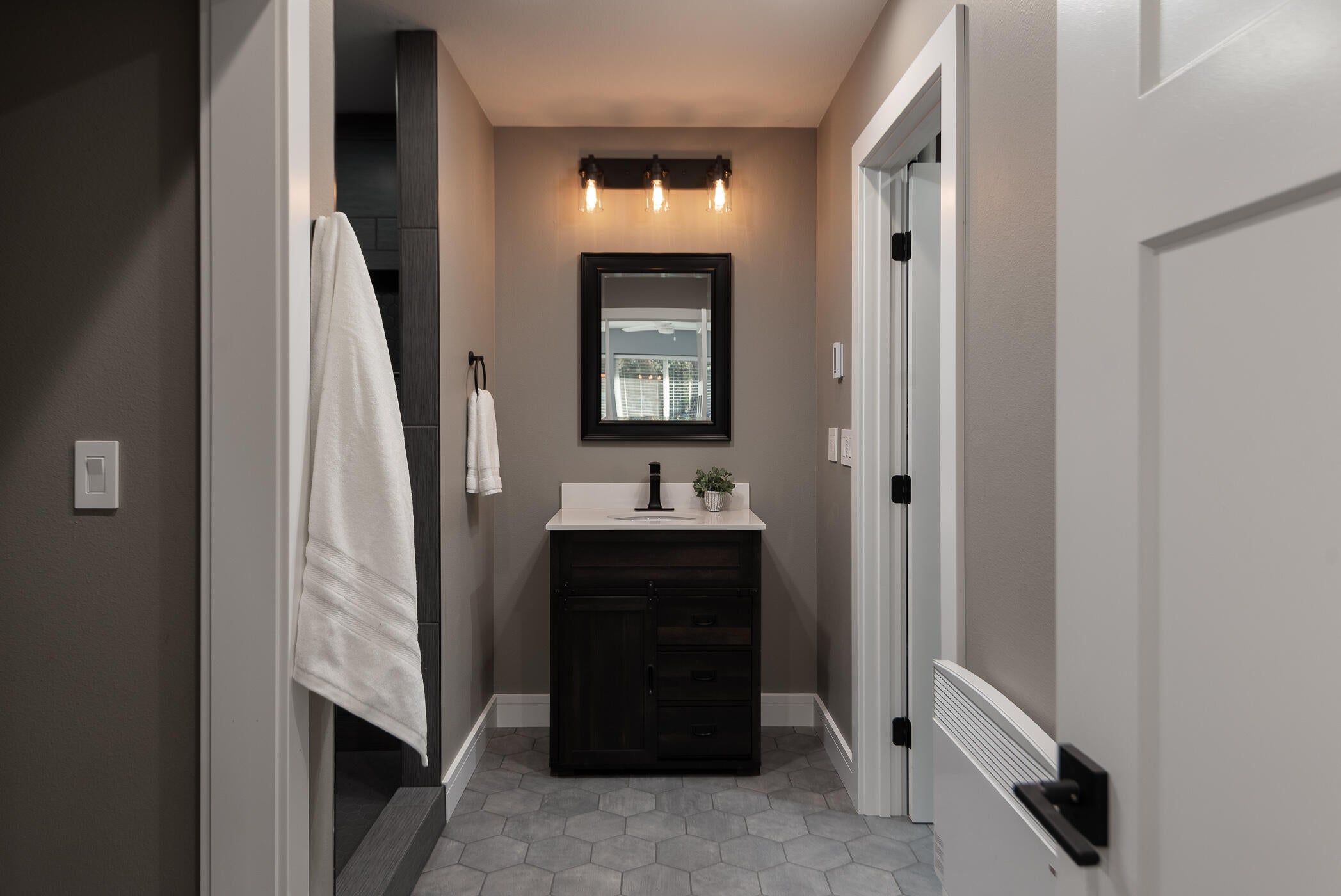 17032 Merced Road Bend, OR 97707 - Photo 16 of 36 16Master vanity