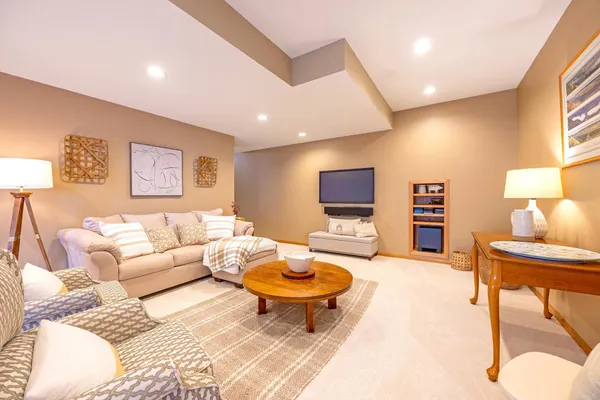 $750,000 | 78 Shady Oak Court, Winona, MN 55987