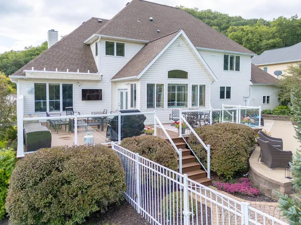 $750,000 | 78 Shady Oak Court, Winona, MN 55987