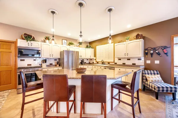 $750,000 | 78 Shady Oak Court, Winona, MN 55987