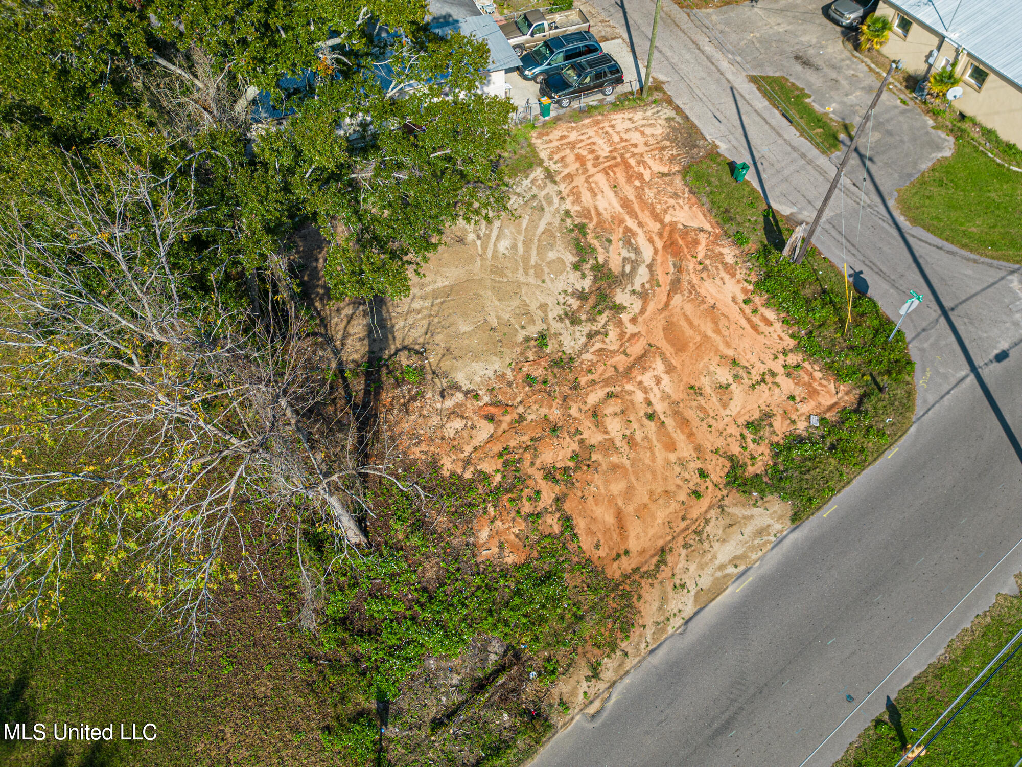 2730 Fernwood Road Biloxi, MS 39531 - Photo 4 of 11 2730 Fernwood-28001