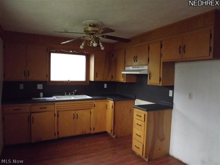 824 Cherry Road Northwest Massillon, OH 44647 - Photo 4 of 12 Gallery Image 4