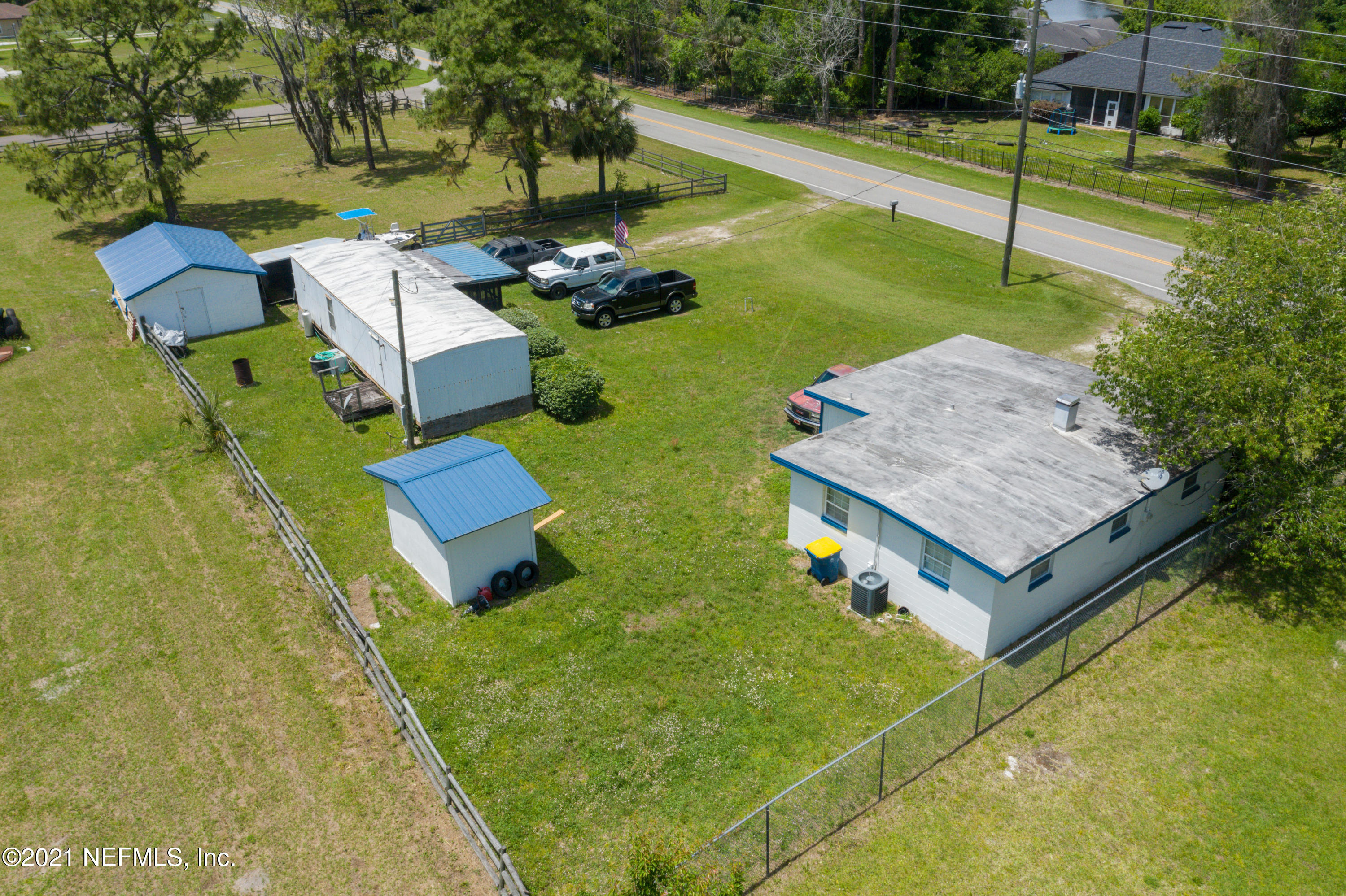 3682 Starratt Road Jacksonville, FL 32226 - Photo 18 of 19 Back of House and Mobile Home