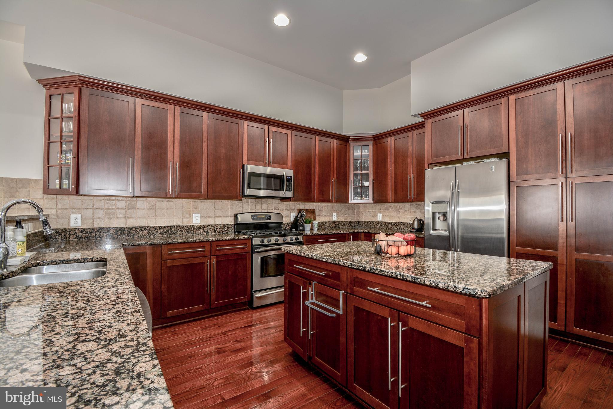 6401 Velliety Lane Springfield, VA 22152 - Photo 2 of 38 Kitchen