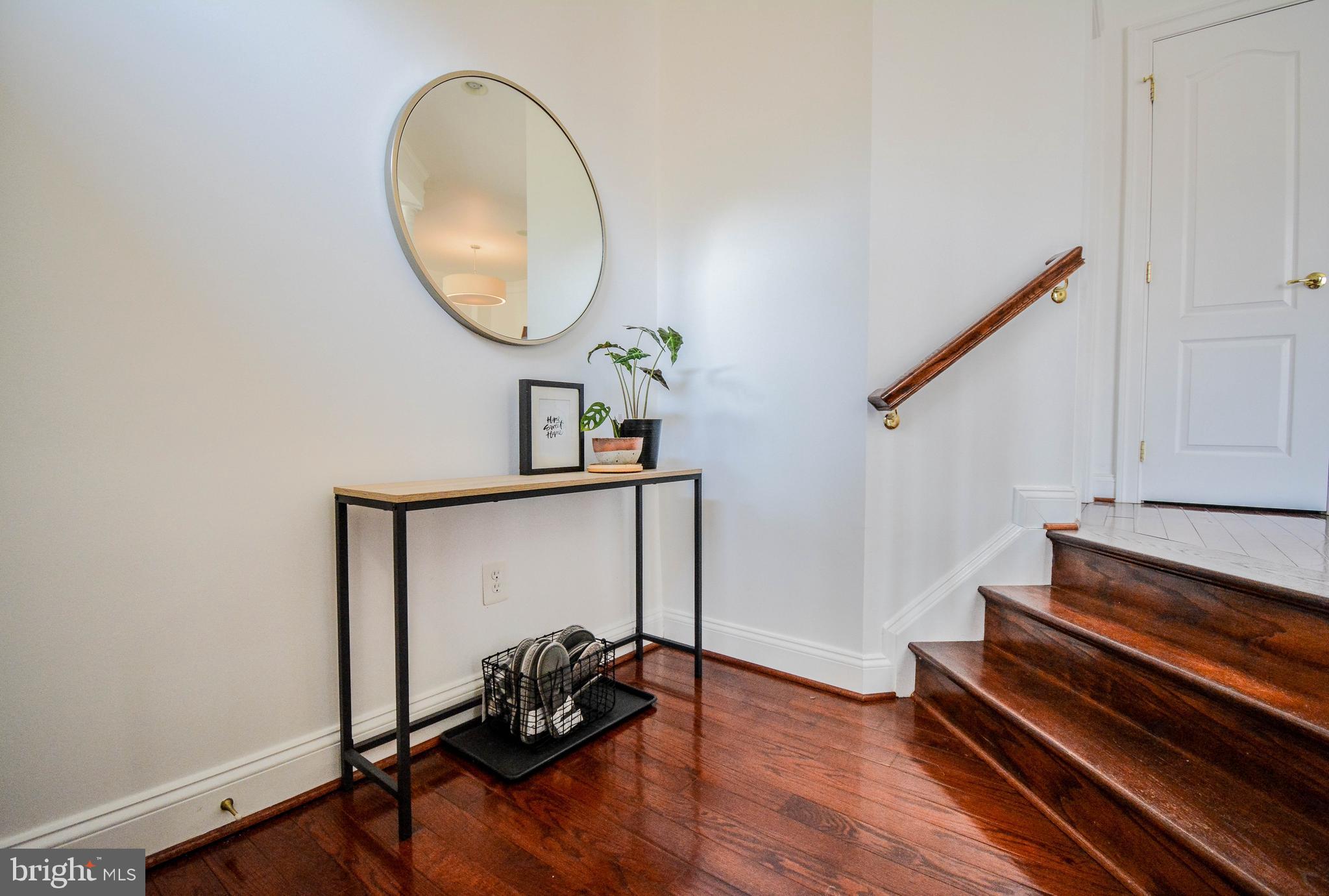 6401 Velliety Lane Springfield, VA 22152 - Photo 22 of 38 Entry