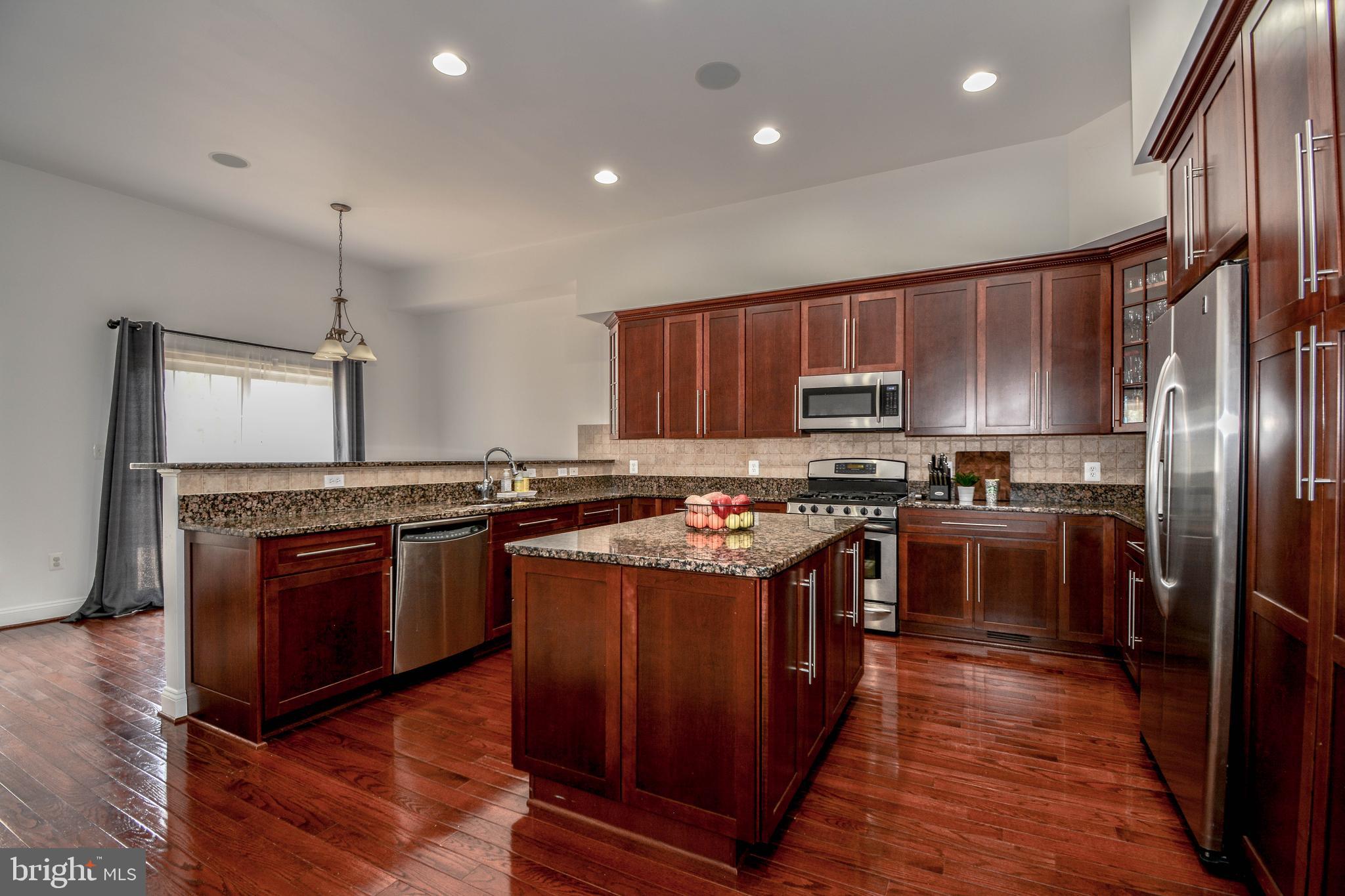 6401 Velliety Lane Springfield, VA 22152 - Photo 5 of 38 Kitchen