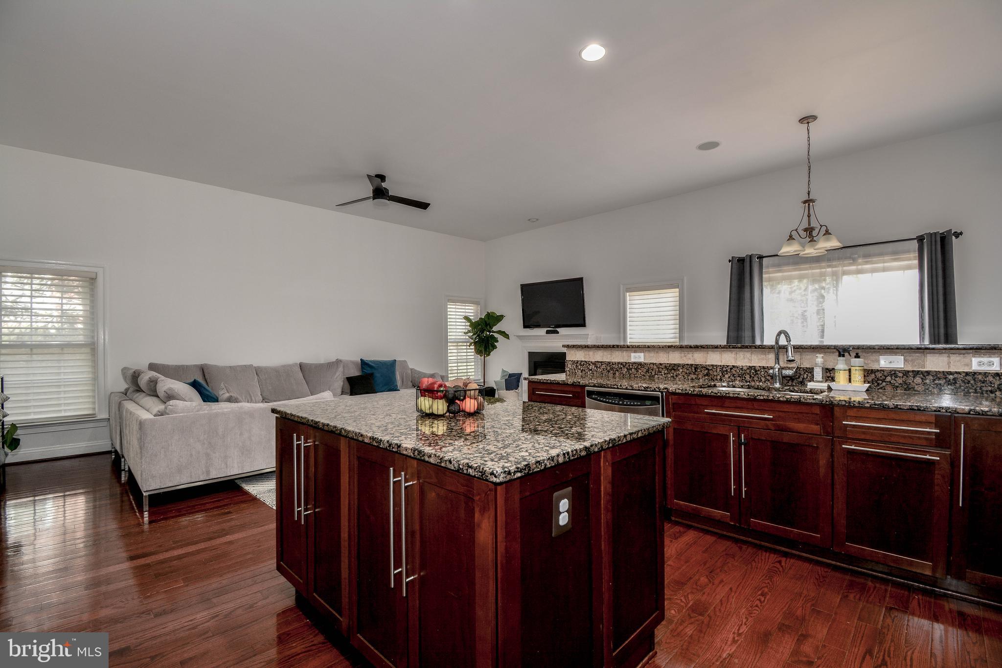 6401 Velliety Lane Springfield, VA 22152 - Photo 6 of 38 Kitchen