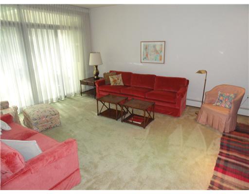 785 Koonce Road Hermitage, PA 16148 - Photo 7 of 18 Living Room.