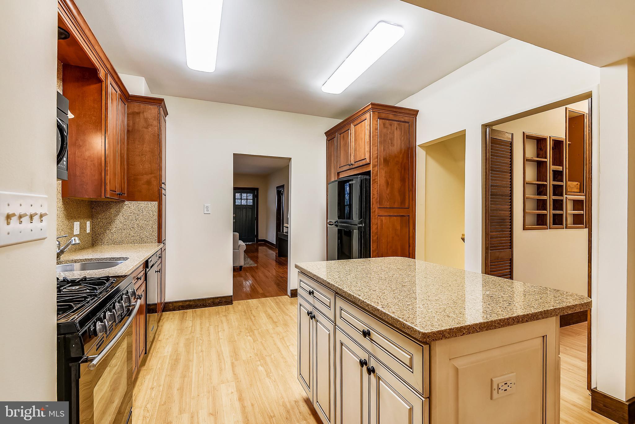 8111 Grove Street Silver Spring, MD 20910 - Photo 9 of 39 Gallery Image 9