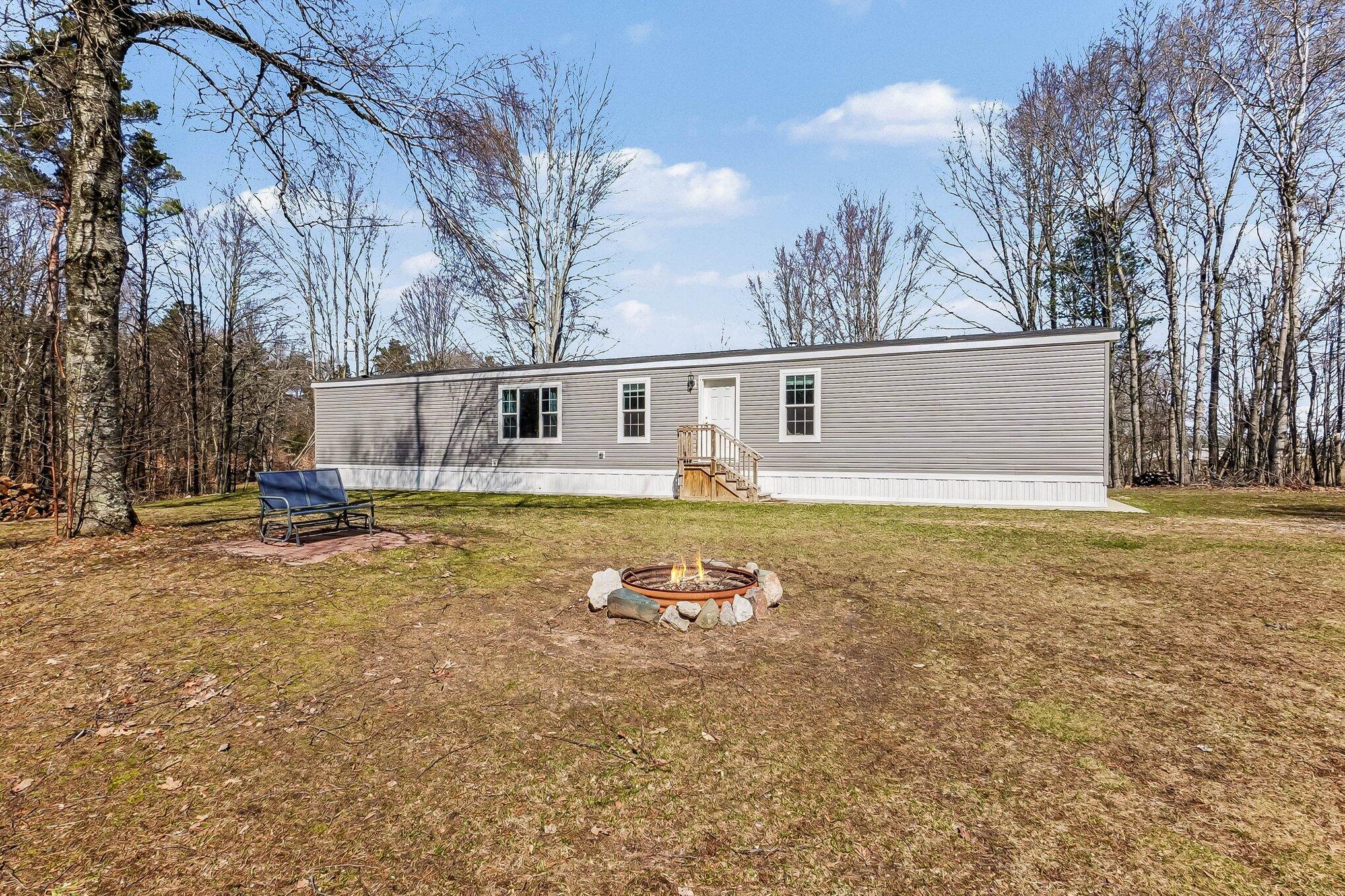 14321 North Chestnut Avenue Reed City, MI 49677 - Photo 12 of 35 003_file_4773