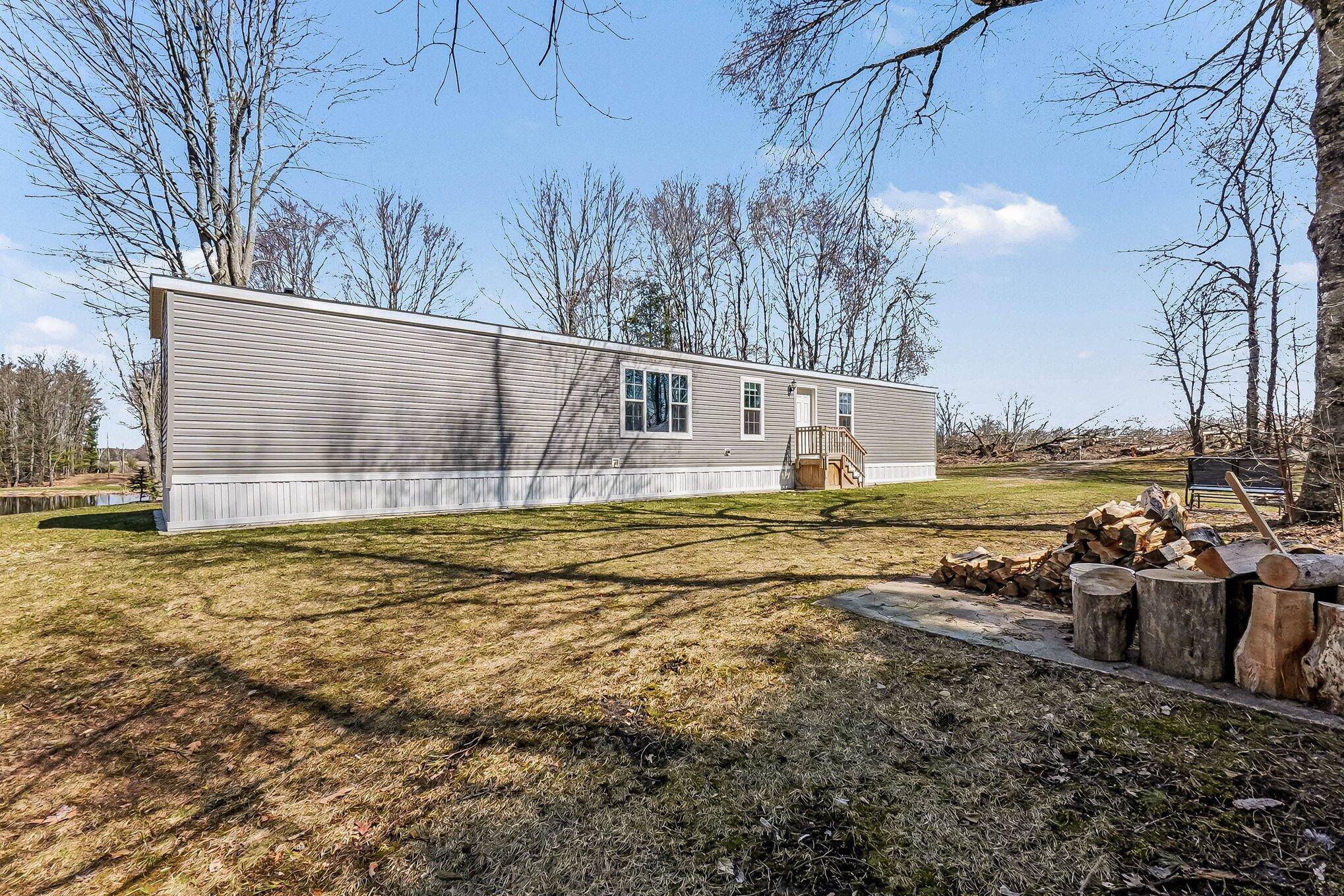 14321 North Chestnut Avenue Reed City, MI 49677 - Photo 13 of 35 004_file_3336