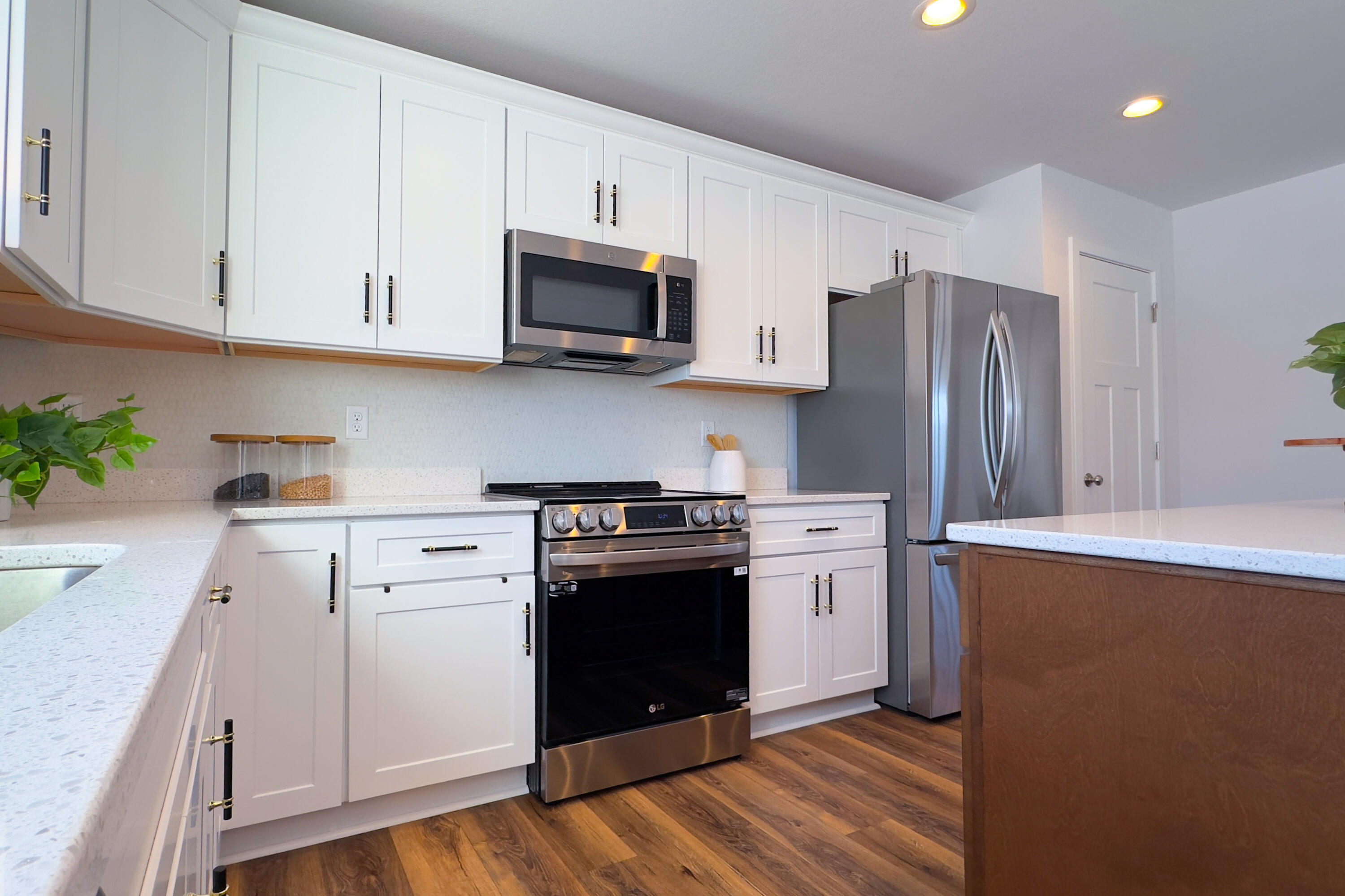 1684 Misty Ridge Lane Grafton, WI 53024 - Photo 13 of 40 Kitchen