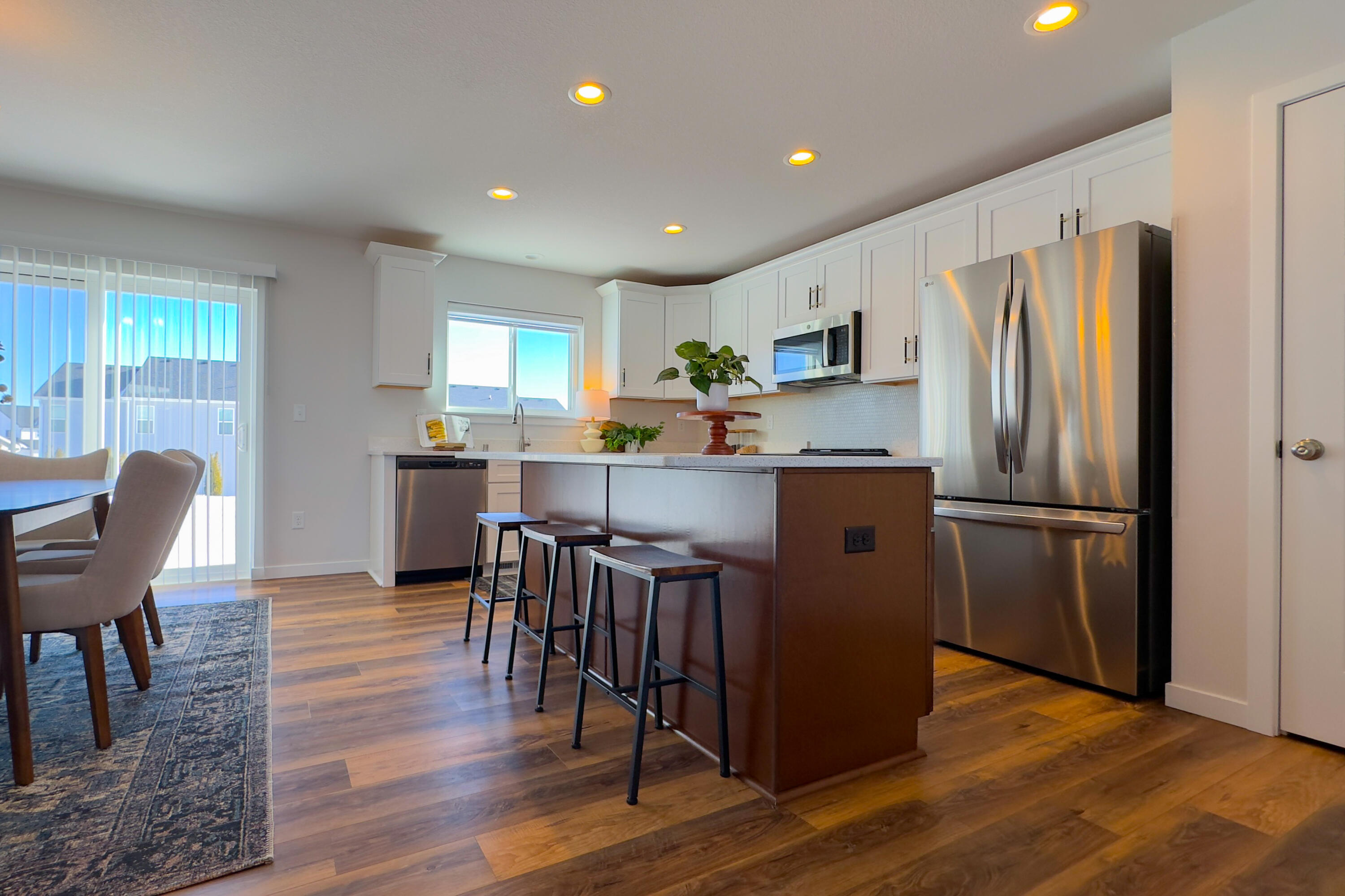 1684 Misty Ridge Lane Grafton, WI 53024 - Photo 9 of 40 Kitchen Island