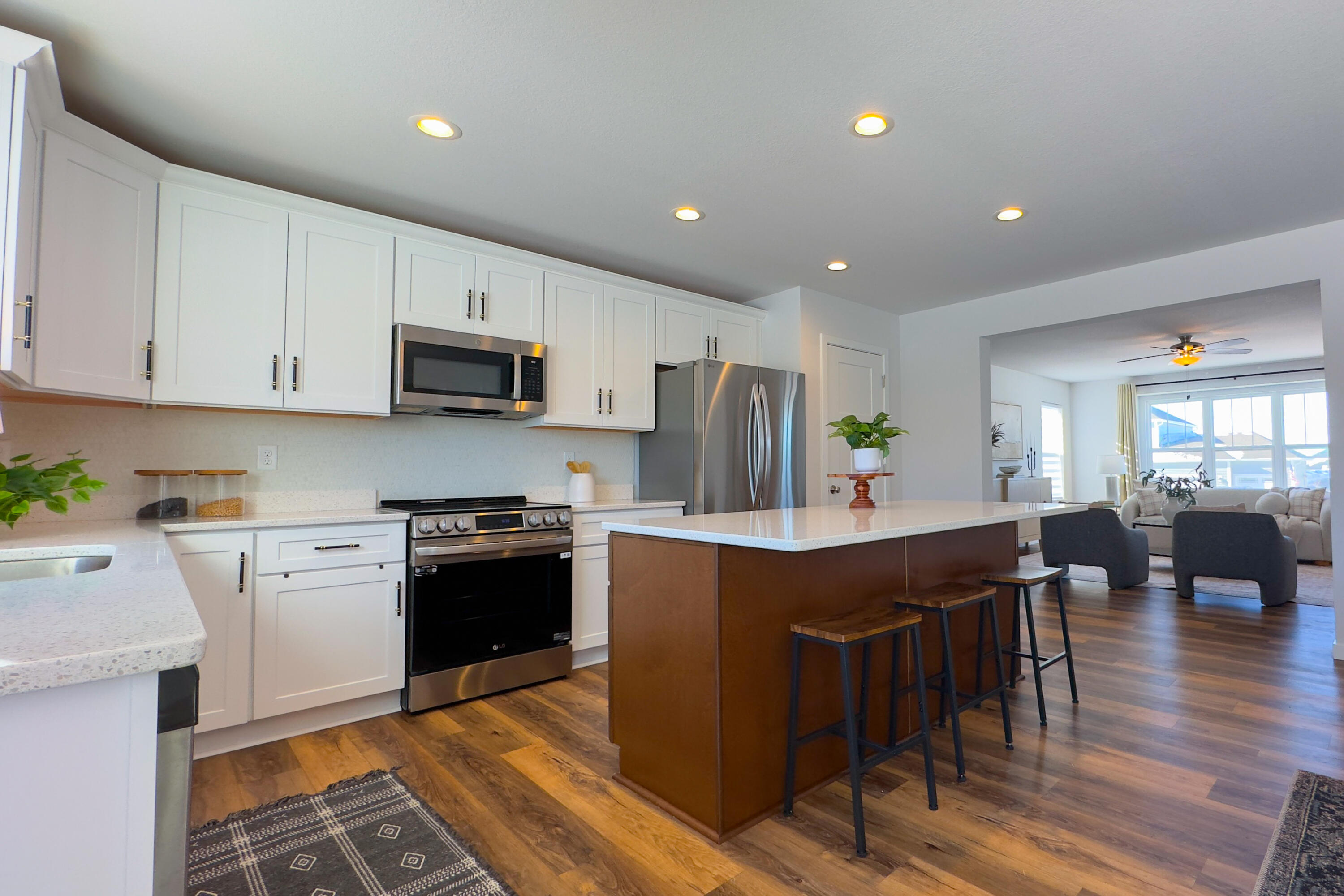 1684 Misty Ridge Lane Grafton, WI 53024 - Photo 10 of 40 Kitchen Cabinets