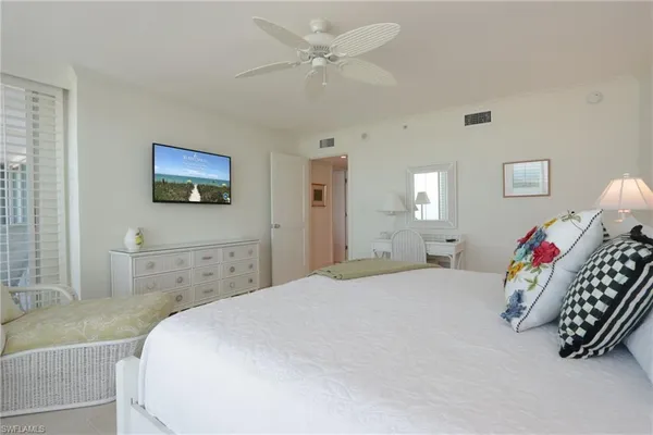 $22,000 | 4651 Gulf Shore Boulevard North, Unit 504, Naples, FL 34103