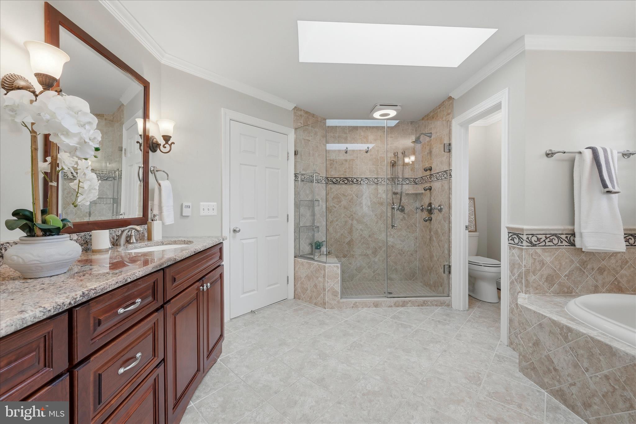 1234 Tottenham Court Reston, VA 20194 - Photo 24 of 55 Primary Bathroom