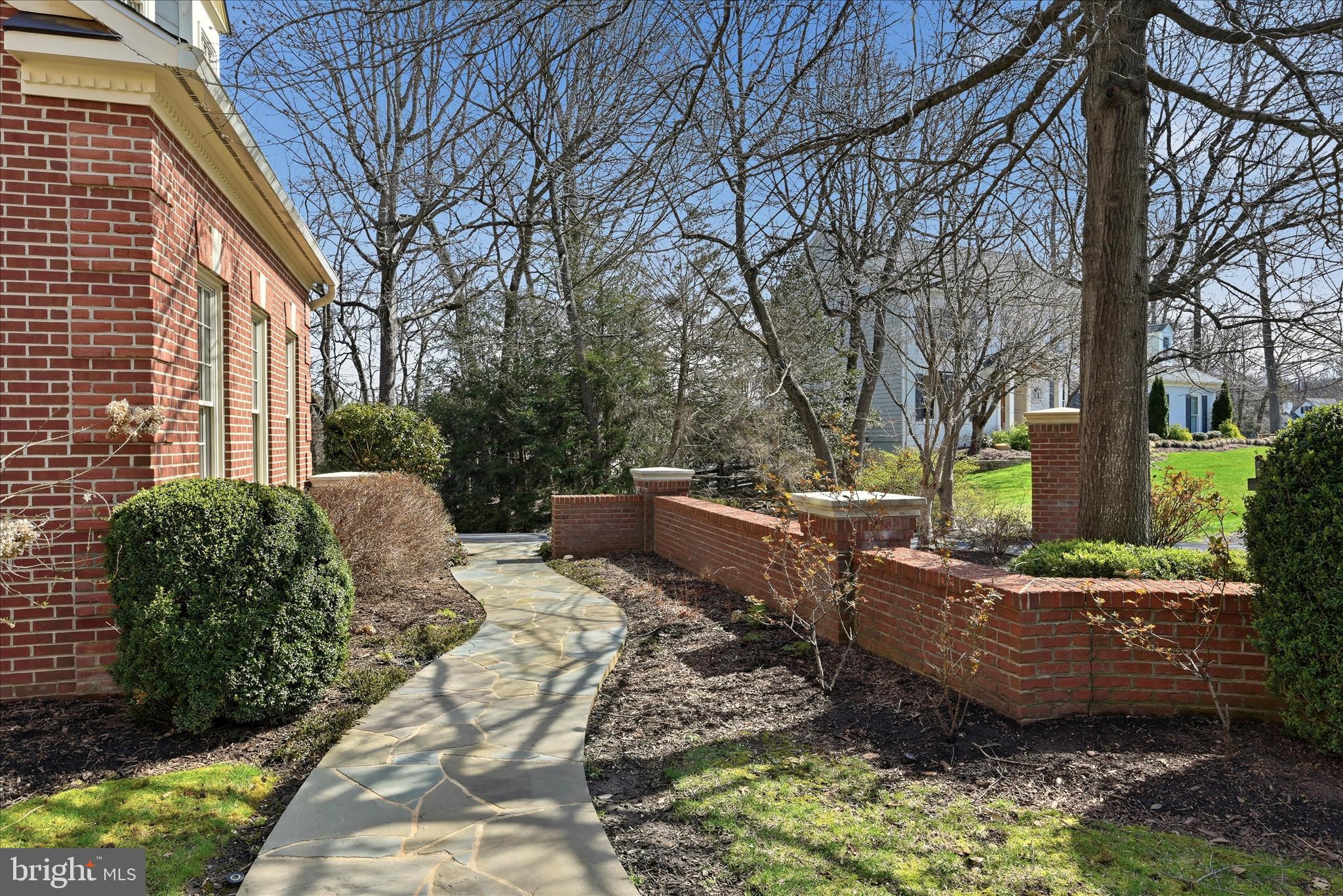 1234 Tottenham Court Reston, VA 20194 - Photo 3 of 55 Walkway