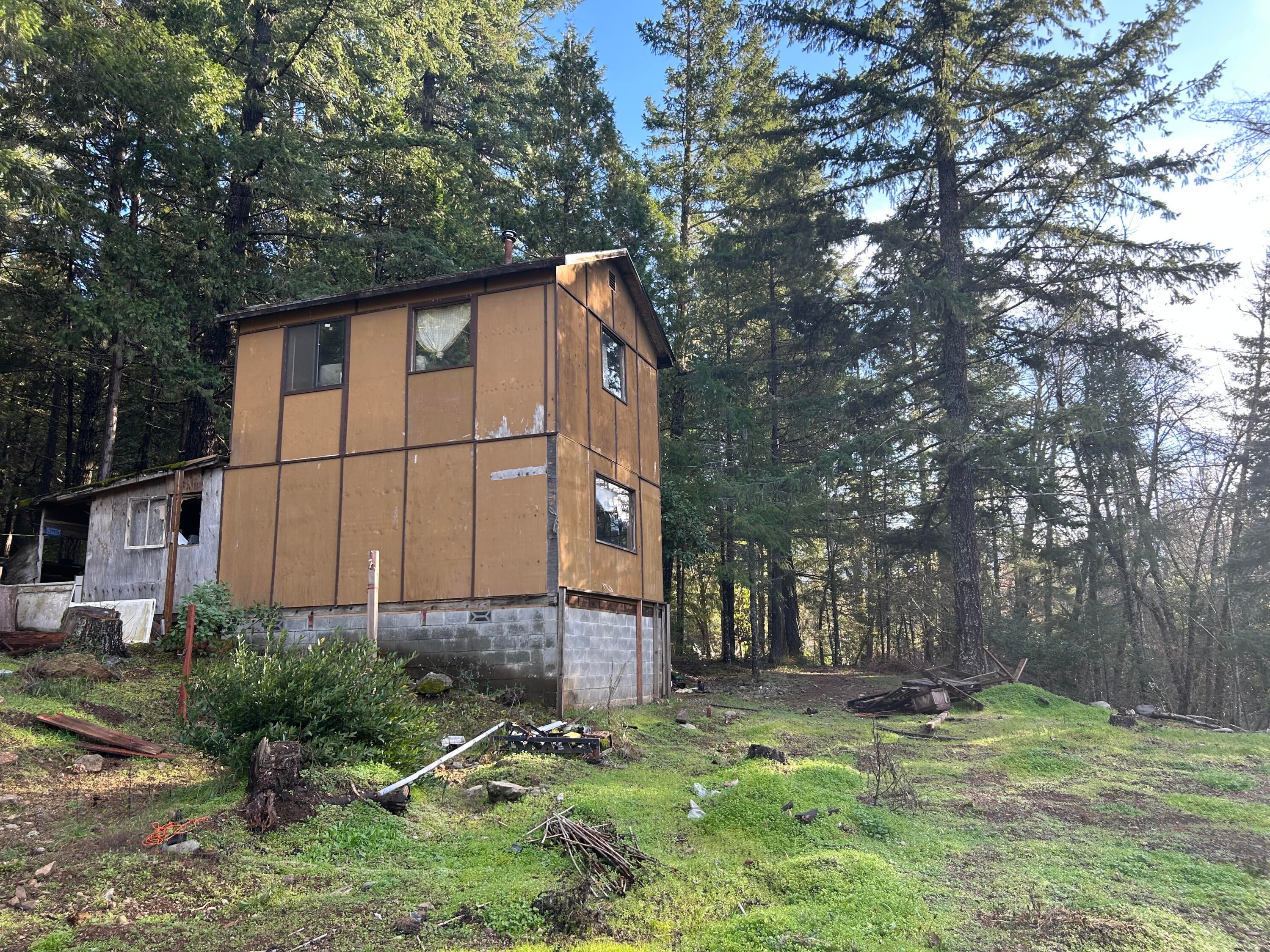 12180 Takilma Road Cave Junction, OR 97523 - Photo 5 of 14 6