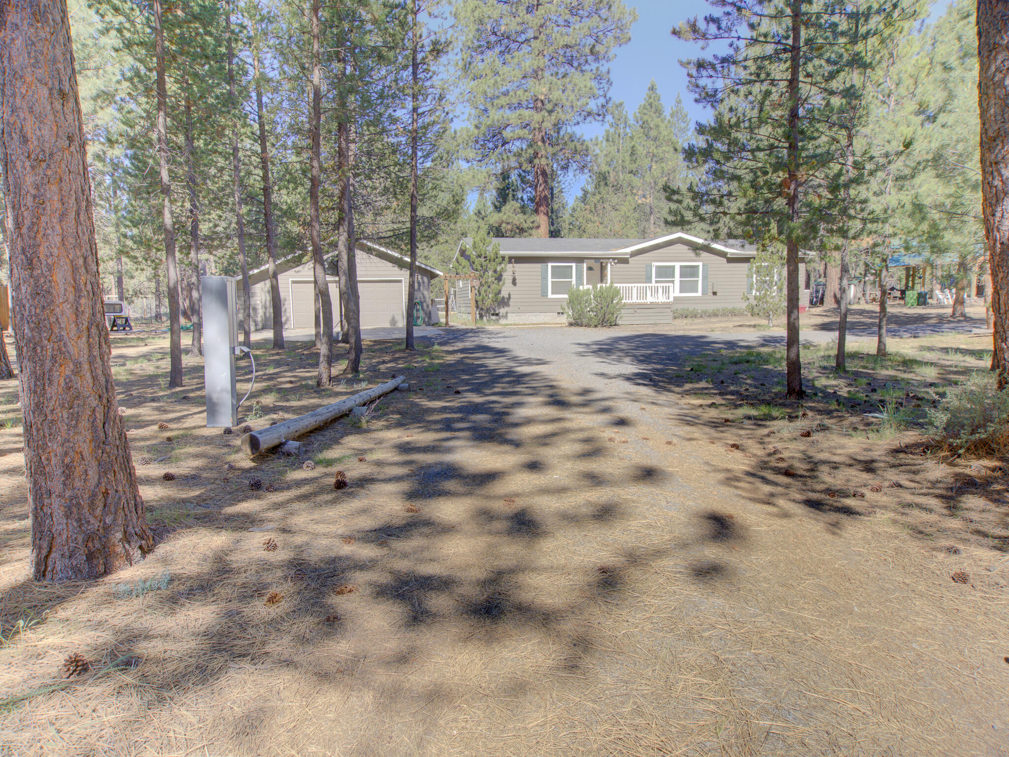53381 Andrews Road La Pine, OR 97739 - Photo 1 of 31 House and Garage from driveway entrance