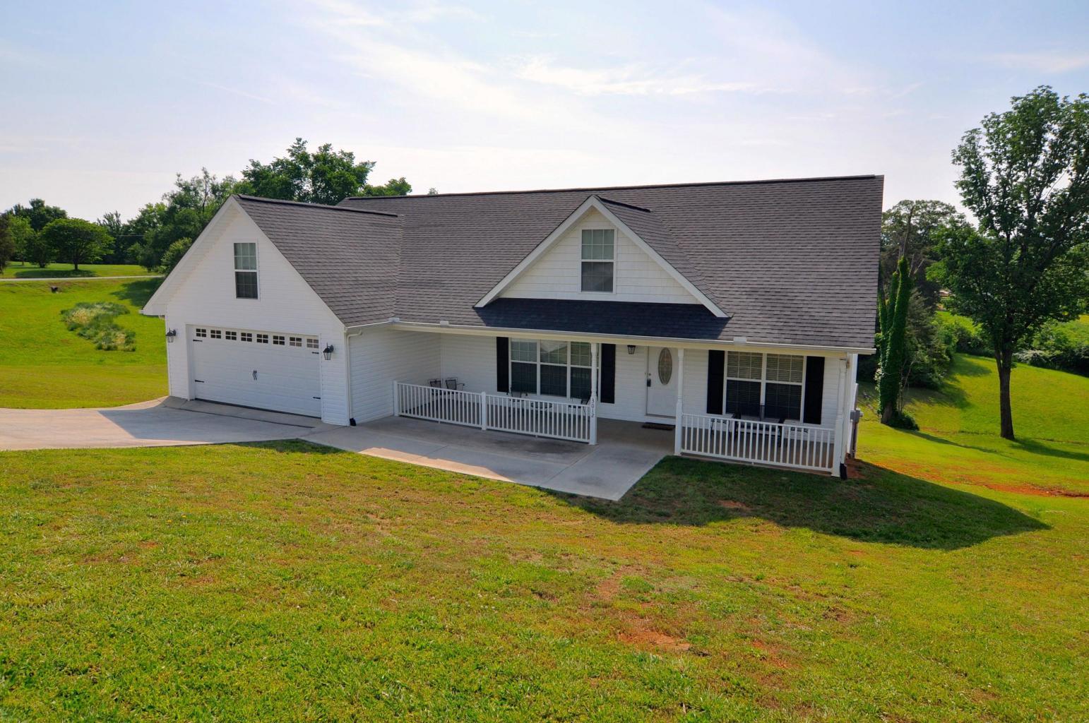 3012 Clover Hill Ridge Road Maryville, TN 37801 - Photo 3 of 32 03