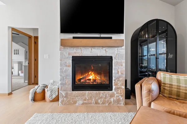 $799,900 | 532 Royal Saint Pats Drive, Wrightstown, WI 54180