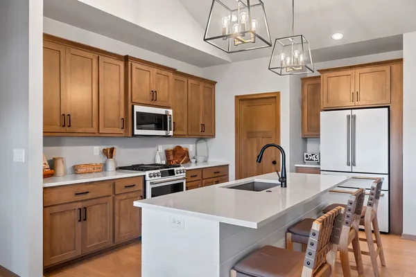 $799,900 | 532 Royal Saint Pats Drive, Wrightstown, WI 54180