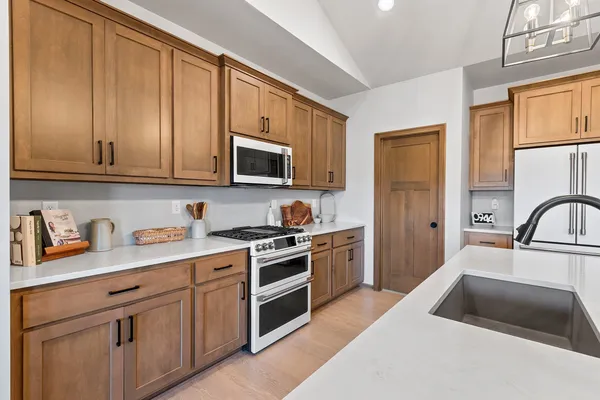 $799,900 | 532 Royal Saint Pats Drive, Wrightstown, WI 54180