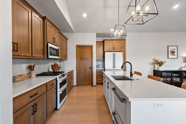 $799,900 | 532 Royal Saint Pats Drive, Wrightstown, WI 54180