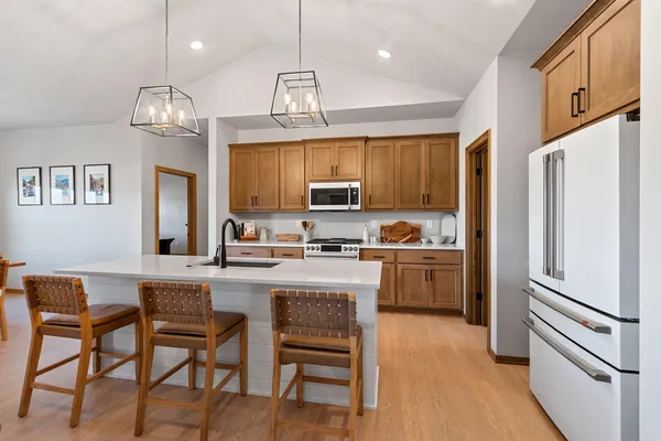 $799,900 | 532 Royal Saint Pats Drive, Wrightstown, WI 54180