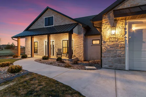 $799,900 | 532 Royal Saint Pats Drive, Wrightstown, WI 54180