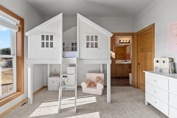 $799,900 | 532 Royal Saint Pats Drive, Wrightstown, WI 54180