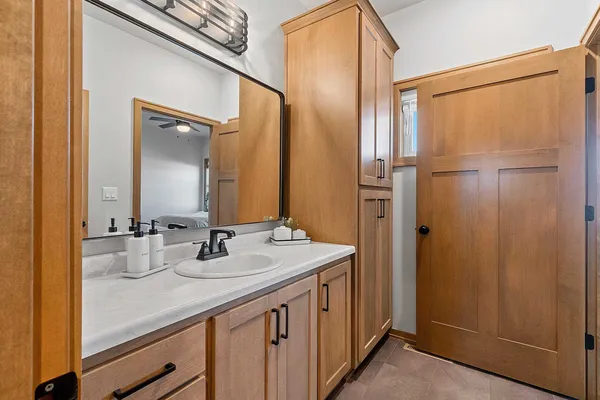 $799,900 | 532 Royal Saint Pats Drive, Wrightstown, WI 54180