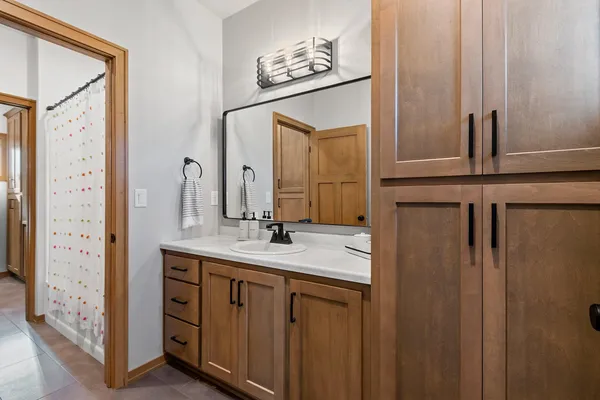 $799,900 | 532 Royal Saint Pats Drive, Wrightstown, WI 54180