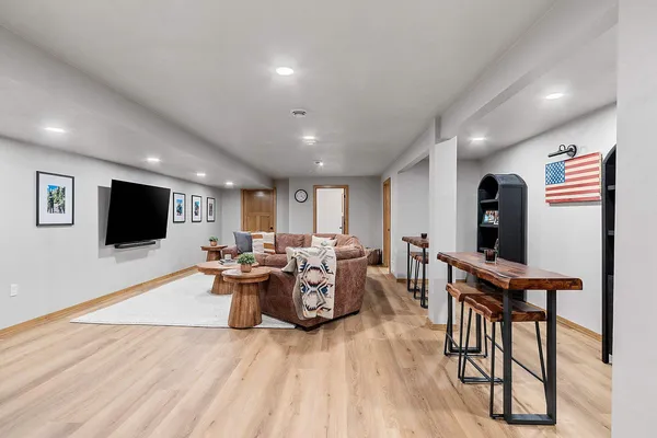 $799,900 | 532 Royal Saint Pats Drive, Wrightstown, WI 54180